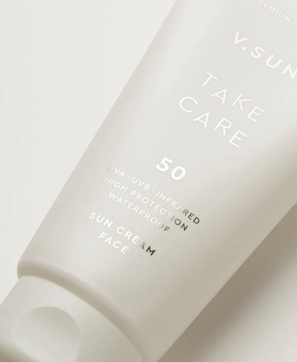 Produktnahaufnahmen von V.SUN Sonnencreme mit LSF 50